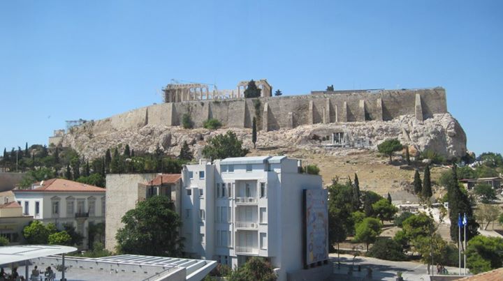 Acropolis nhìn từ Bảo tàng!